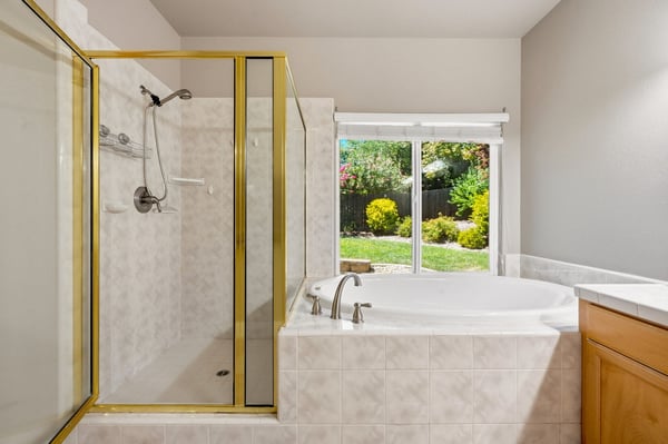 2440 Crescent Moon Court, Redding, CA