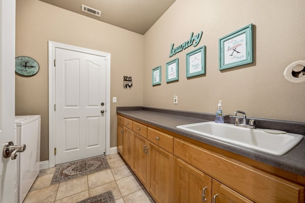 2440 Crescent Moon Court, Redding, CA