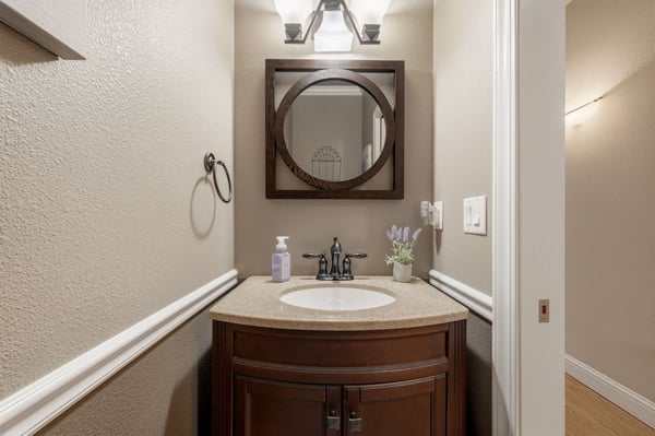 2440 Crescent Moon Court, Redding, CA