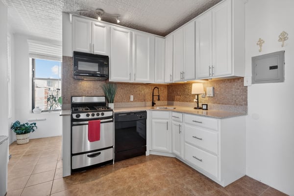 133 Madison St, #4L, Hoboken, NJ