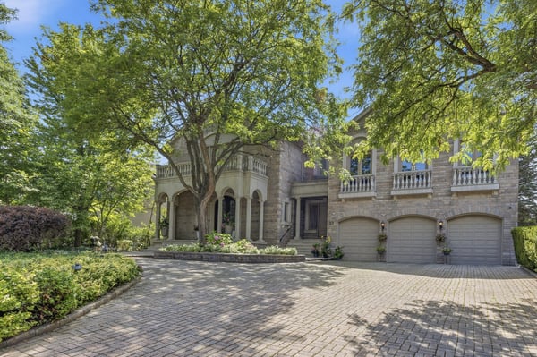 32 Arjay Crescent, Toronto, ON