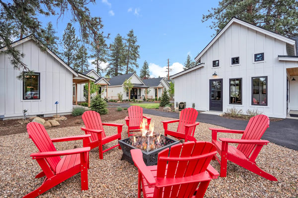 560 E Main Avenue, Sisters, OR