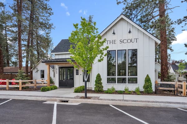560 E Main Avenue, Sisters, OR
