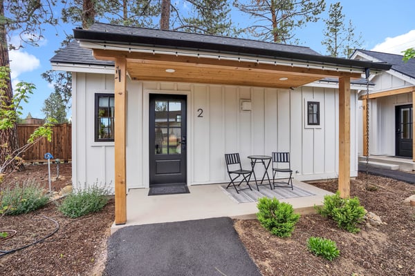 560 E Main Avenue, Sisters, OR