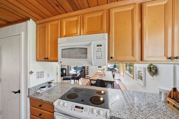 71105 Meadow Grass Circle #GH18, Black Butte Ranch, OR