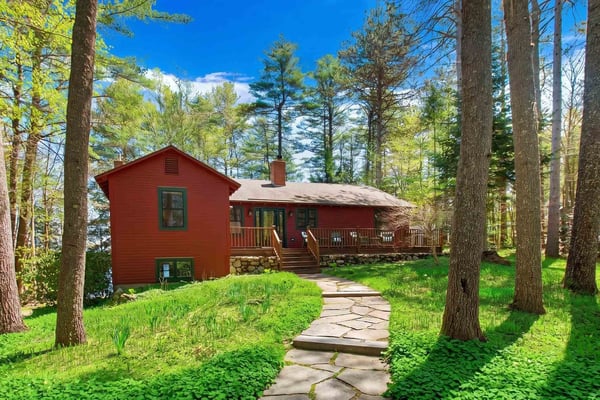 1807 Little Sunapee Road, New London, NH
