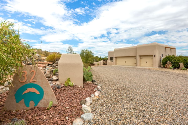 32 Petroglyph Trail, Placitas, NM