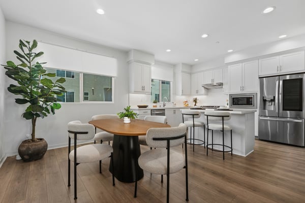 250 Novel, Irvine, CA