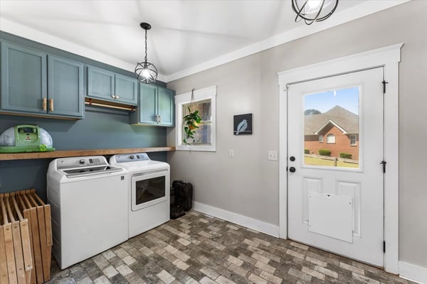 915 Pool Road, Hiram, GA