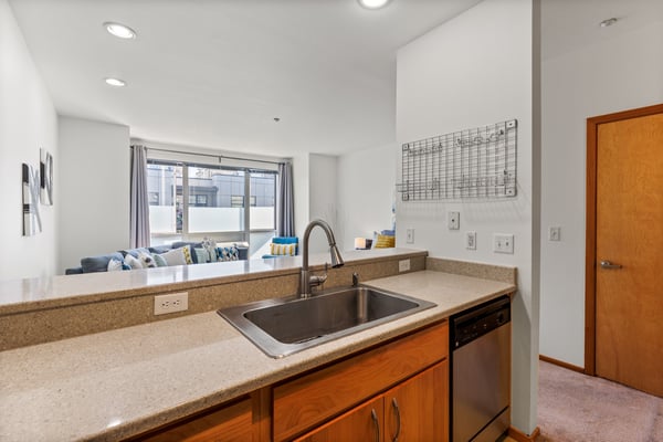 1125 NW 9th Ave #405, Portland, OR