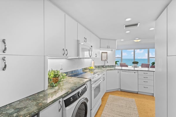 603 Longboat Club Rd Unit 202N, Longboat Key, FL