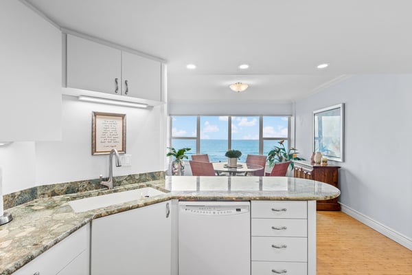 603 Longboat Club Rd Unit 202N, Longboat Key, FL