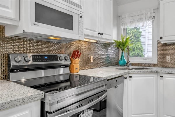 691 Ormond Drive, Oshawa, ON