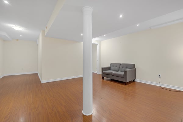 212 Shadow Place, Pickering, ON