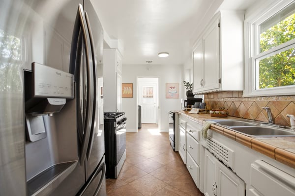 6818 Varna Ave, Van Nuys, CA