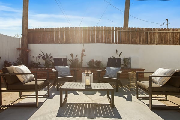 6818 Varna Ave, Van Nuys, CA