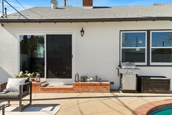 6818 Varna Ave, Van Nuys, CA