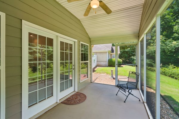 Screened rear porch off the living room - very private!