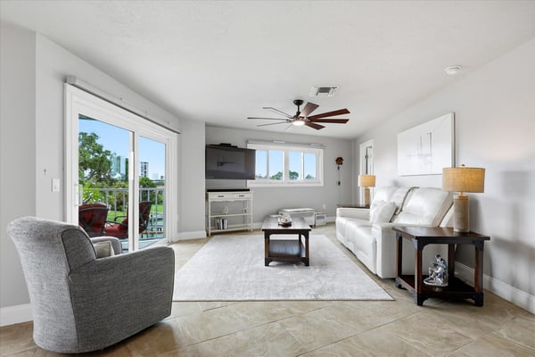610 Island Way, 201, Clearwater Beach, FL