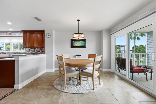 610 Island Way, 201, Clearwater Beach, FL
