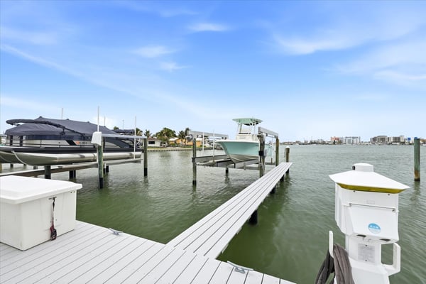 610 Island Way, 201, Clearwater Beach, FL