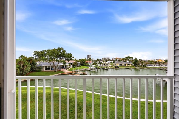610 Island Way, 201, Clearwater Beach, FL
