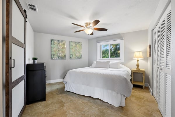 610 Island Way, 201, Clearwater Beach, FL
