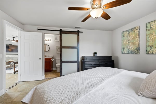 610 Island Way, 201, Clearwater Beach, FL