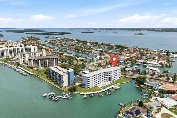610 Island Way, 201, Clearwater Beach, FL