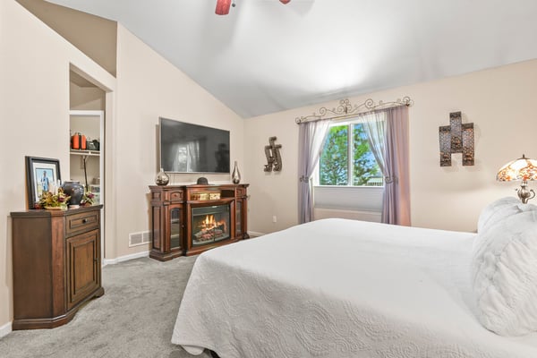 882 S 14th Ave, Brighton, CO