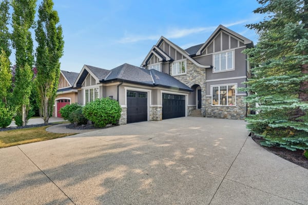 4 Aspen Cliff Close SW, Calgary, AB