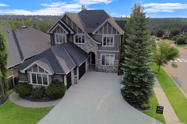 4 Aspen Cliff Close SW, Calgary, AB