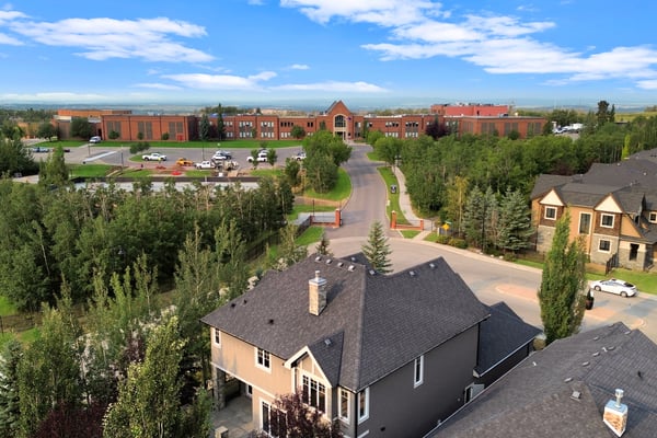 4 Aspen Cliff Close SW, Calgary, AB