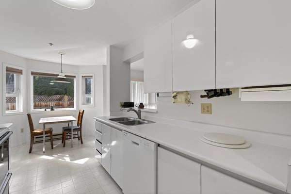 103-1807 Oak Bay Avenue, Victoria, BC