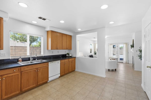 45237 Sancroft Ave., Lancaster, CA