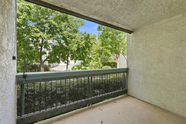 23679 Park Capri, 14, Calabasas, CA