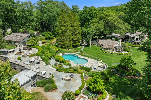 WORLD-CLASS PRIVATE ESTATE ON 9.31 ACRES