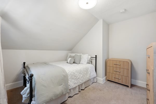 37 Broadview Street, Newington, CT