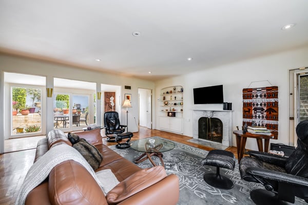 16177 Alcima Ave, Pacific Palisades, CA