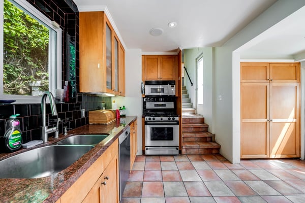 16177 Alcima Ave, Pacific Palisades, CA