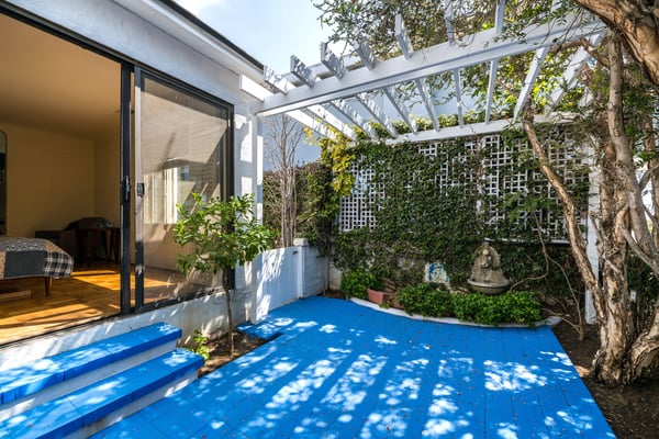 16177 Alcima Ave, Pacific Palisades, CA