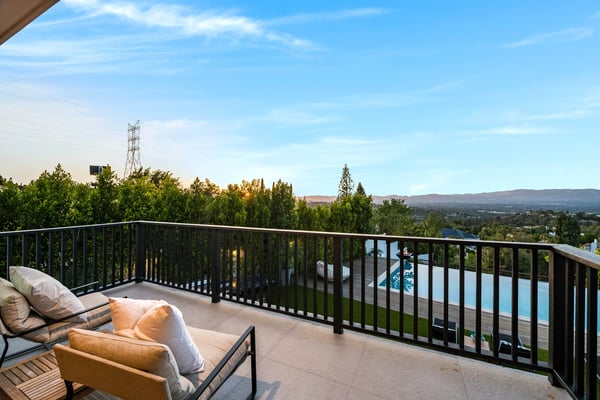 3915 Vista Linda Drive, Encino, CA