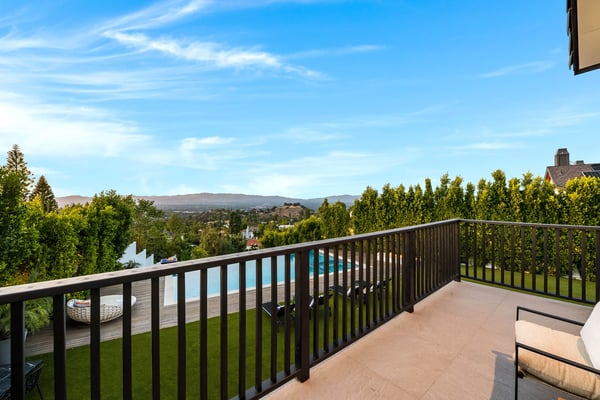 3915 Vista Linda Drive, Encino, CA