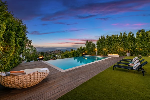 3915 Vista Linda Drive, Encino, CA