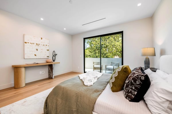 3831 Mound View Avenue, Studio City, CA