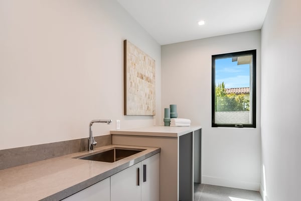 3831 Mound View Avenue, Studio City, CA