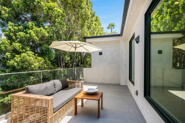 3831 Mound View Avenue, Studio City, CA