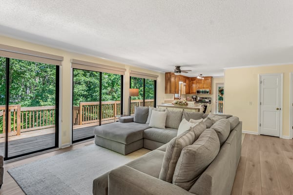 600 Winding Creek Dr, Carthage, NC