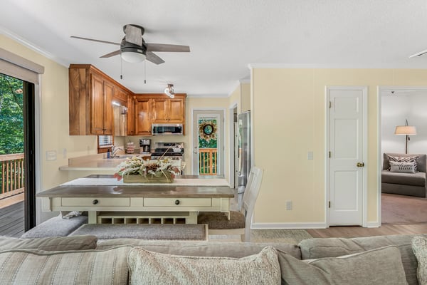 600 Winding Creek Dr, Carthage, NC