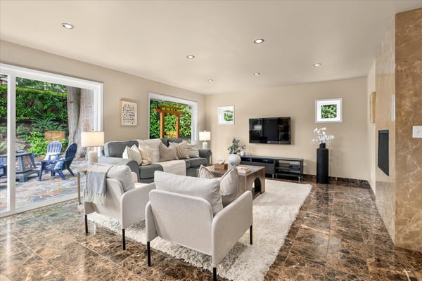 16010 SE 5th St, Bellevue, WA